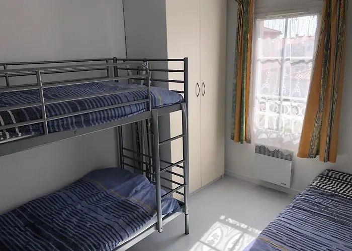 Maison Familiale 3 Avec Jardin, Piscine Commune, A 150m De La - - Fr-1-231-146