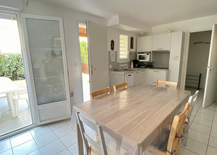 Maison Familiale 3 Avec Jardin, Piscine Commune, A 150m De La - - Fr-1-231-146 度假居